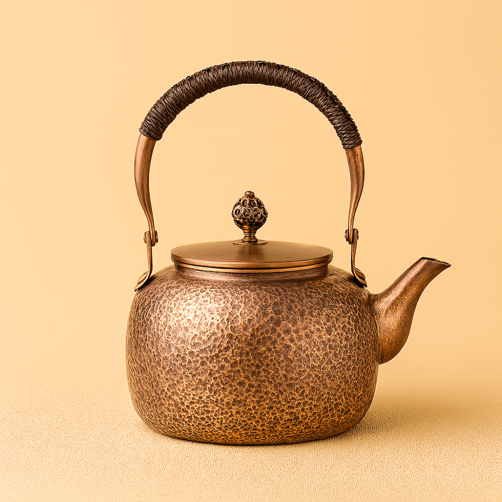 Théièrea | Yanshui — Théière chinoise en cuivre à surface martelée 600 ml